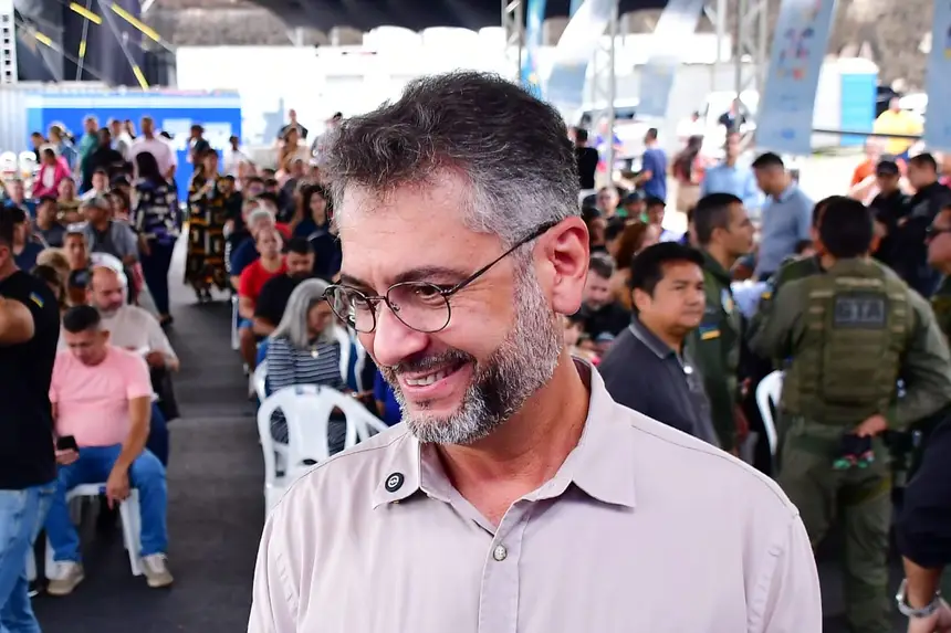  <div class='credito_fotos'>Foto: Max Renê/GEA &nbsp;&nbsp;|&nbsp;&nbsp; <a href='/midias/2025/originais/20251226124946-GF00016770-F00212194.webp' download><i class='fa-solid fa-download'></i> Download</a></div>