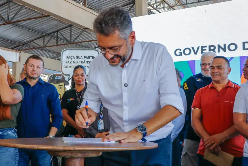  <div class='credito_fotos'>Foto: Ruan Alves / GEA &nbsp;&nbsp;|&nbsp;&nbsp; <a href='/midias/2025/originais/20251226130246-GF00016771-F00212216.webp' download><i class='fa-solid fa-download'></i> Download</a></div>