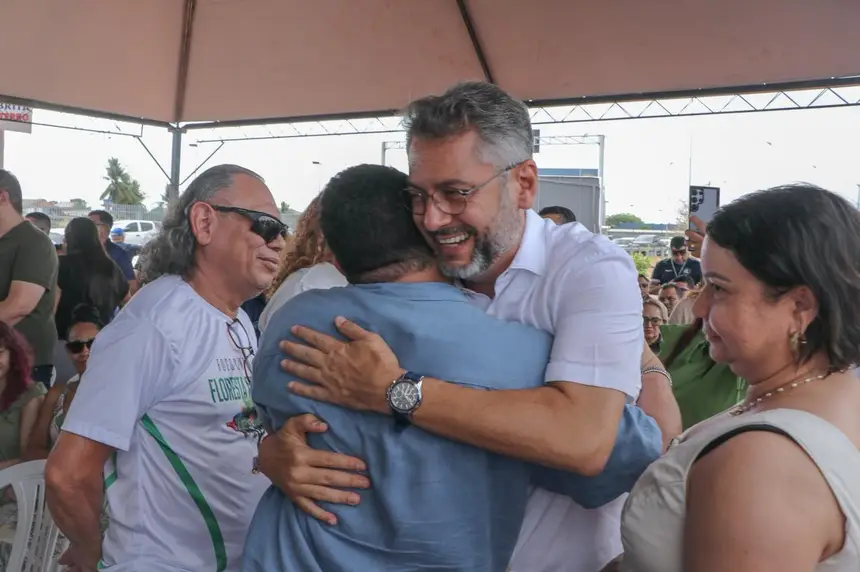  <div class='credito_fotos'>Foto: Ruan Alves / GEA &nbsp;&nbsp;|&nbsp;&nbsp; <a href='/midias/2025/originais/20251226134807-GF00016776-F00212335.webp' download><i class='fa-solid fa-download'></i> Download</a></div>