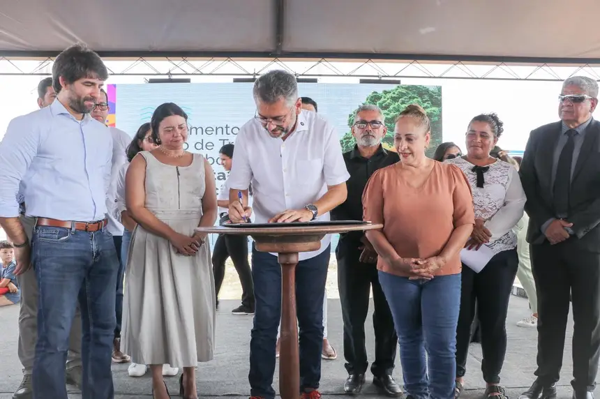  <div class='credito_fotos'>Foto: Ruan Alves / GEA &nbsp;&nbsp;|&nbsp;&nbsp; <a href='/midias/2025/originais/20251226134810-GF00016776-F00212338.webp' download><i class='fa-solid fa-download'></i> Download</a></div>