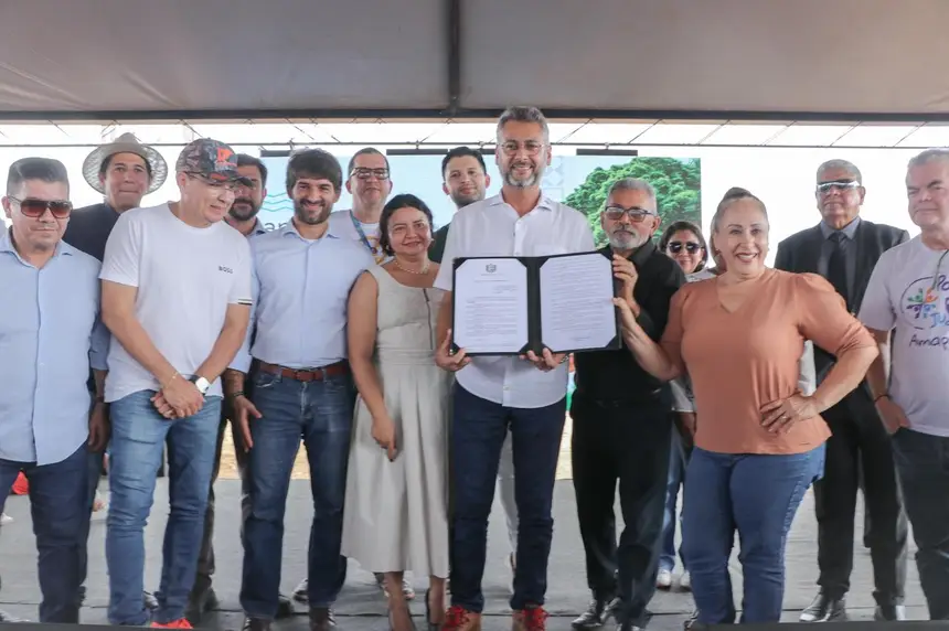  <div class='credito_fotos'>Foto: Ruan Alves / GEA &nbsp;&nbsp;|&nbsp;&nbsp; <a href='/midias/2025/originais/20251226134815-GF00016776-F00212342.webp' download><i class='fa-solid fa-download'></i> Download</a></div>