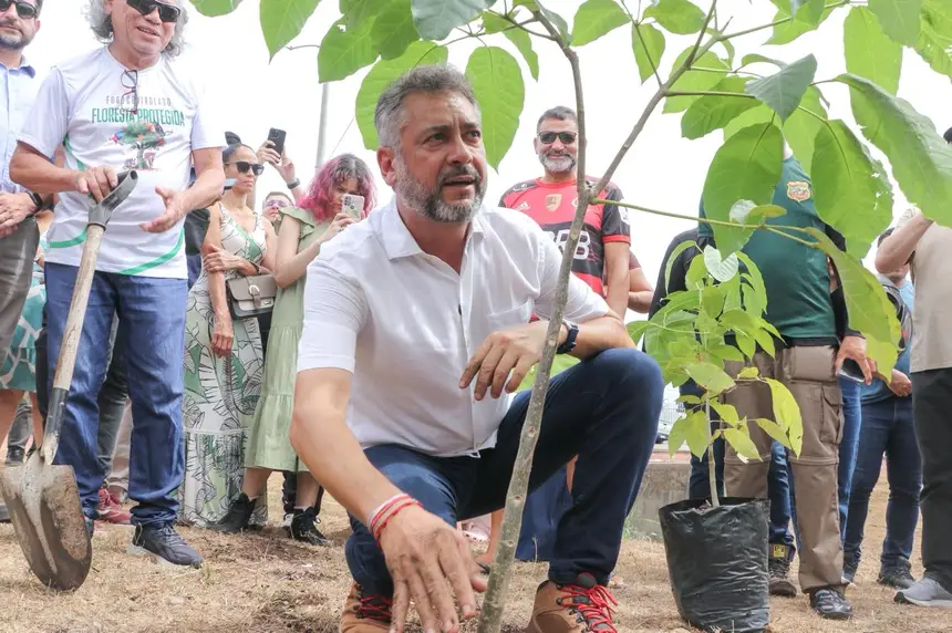  <div class='credito_fotos'>Foto: Ruan Alves / GEA &nbsp;&nbsp;|&nbsp;&nbsp; <a href='/midias/2025/originais/20251226134824-GF00016776-F00212351.webp' download><i class='fa-solid fa-download'></i> Download</a></div>