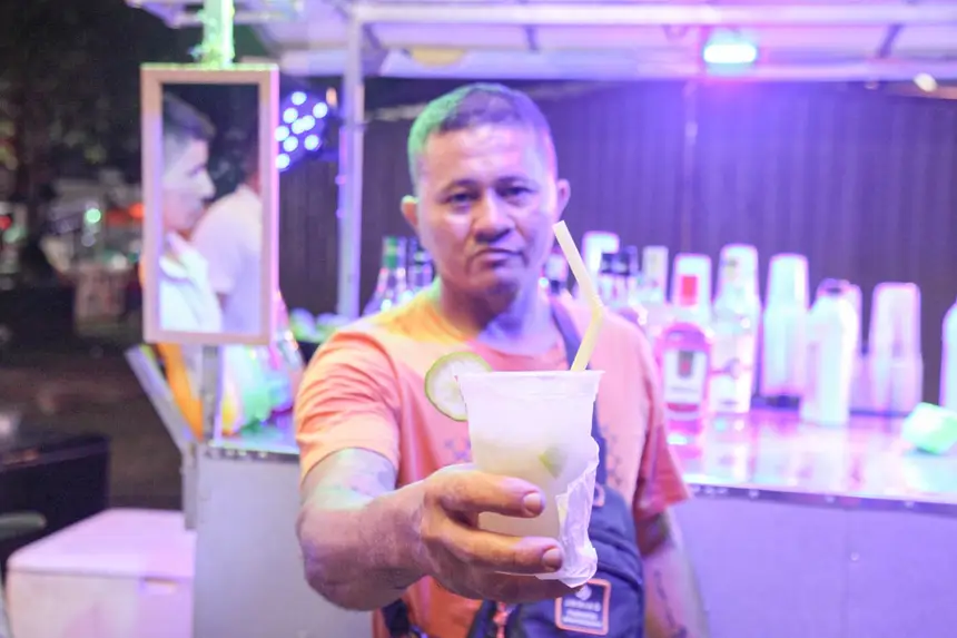 Para Jurandir Dias, ao som das aparelhagens, a pedida da noite são os drinks como destaque da noite na abertura do Réveillon do Amapá.