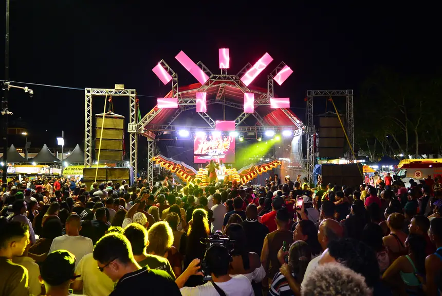  <div class='credito_fotos'>Foto: Maksuel Martins/GEA &nbsp;&nbsp;|&nbsp;&nbsp; <a href='/midias/2025/originais/20251228003403-GF00016813-F00213299.webp' download><i class='fa-solid fa-download'></i> Download</a></div>