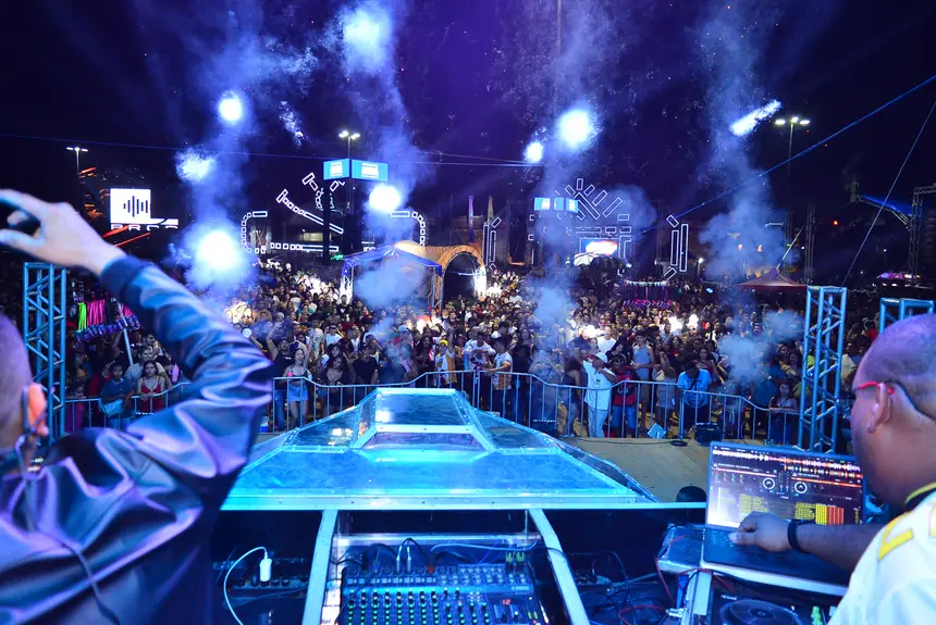  <div class='credito_fotos'>Foto: Maksuel Martins/GEA &nbsp;&nbsp;|&nbsp;&nbsp; <a href='/midias/2025/originais/20251228004108-GF00016812-F00213327.webp' download><i class='fa-solid fa-download'></i> Download</a></div>