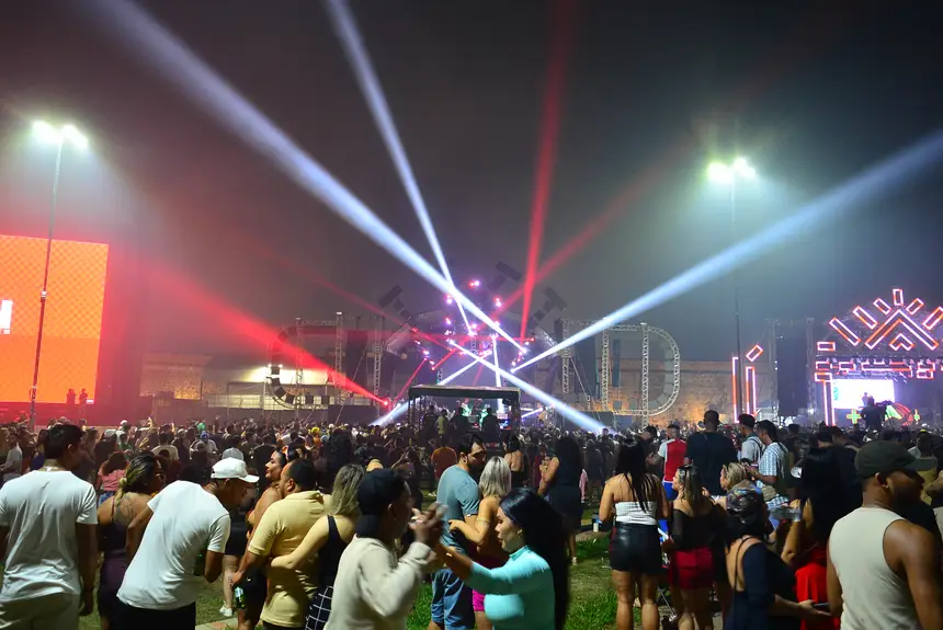  <div class='credito_fotos'>Foto: Maksuel Martins/GEA &nbsp;&nbsp;|&nbsp;&nbsp; <a href='/midias/2025/originais/20251228031020-GF00016817-F00213417.webp' download><i class='fa-solid fa-download'></i> Download</a></div>