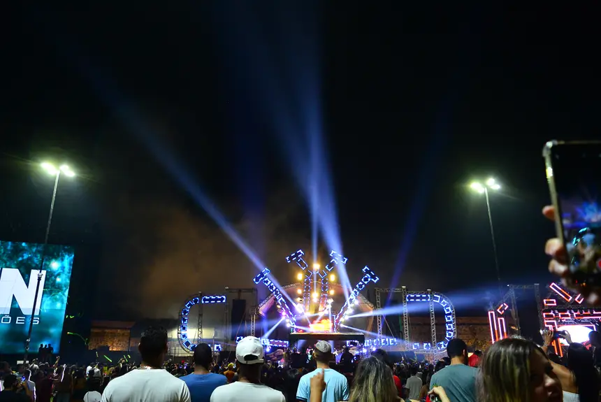  <div class='credito_fotos'>Foto: Maksuel Martins/GEA &nbsp;&nbsp;|&nbsp;&nbsp; <a href='/midias/2025/originais/20251228031035-GF00016817-F00213427.webp' download><i class='fa-solid fa-download'></i> Download</a></div>