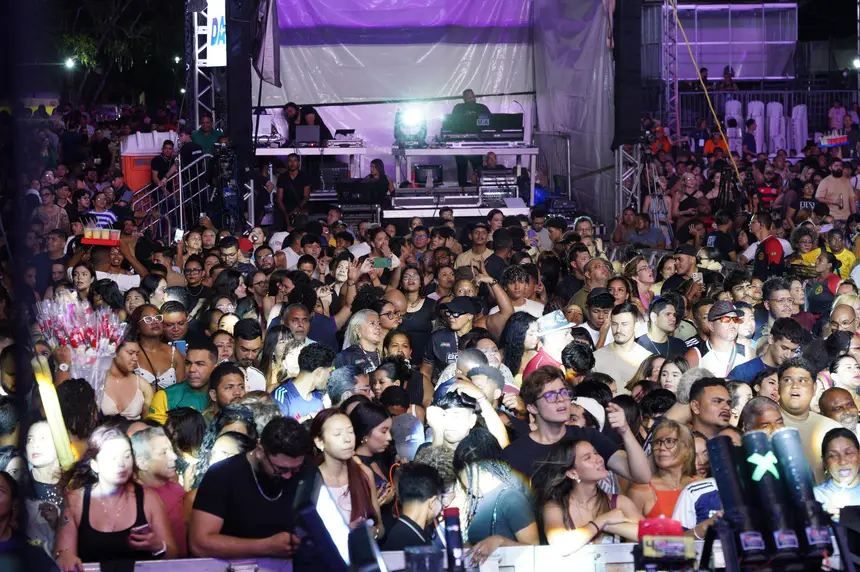  <div class='credito_fotos'>Foto: Lidiane Lima/GEA &nbsp;&nbsp;|&nbsp;&nbsp; <a href='/midias/2025/originais/20251228225228-GF00016824-F00213725.webp' download><i class='fa-solid fa-download'></i> Download</a></div>