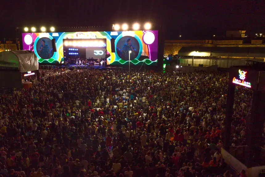  Palco abriga 500 metros quadrados de painéis de LED