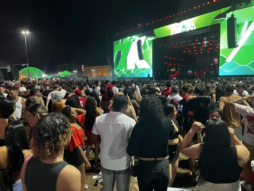 Show foi marcado por batidas eletrônicas e grande participação popular