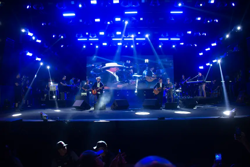  <div class='credito_fotos'>Foto: Maksuel Martins/GEA &nbsp;&nbsp;|&nbsp;&nbsp; <a href='/midias/2025/originais/20251231022542-GF00016839-F00214294.webp' download><i class='fa-solid fa-download'></i> Download</a></div>