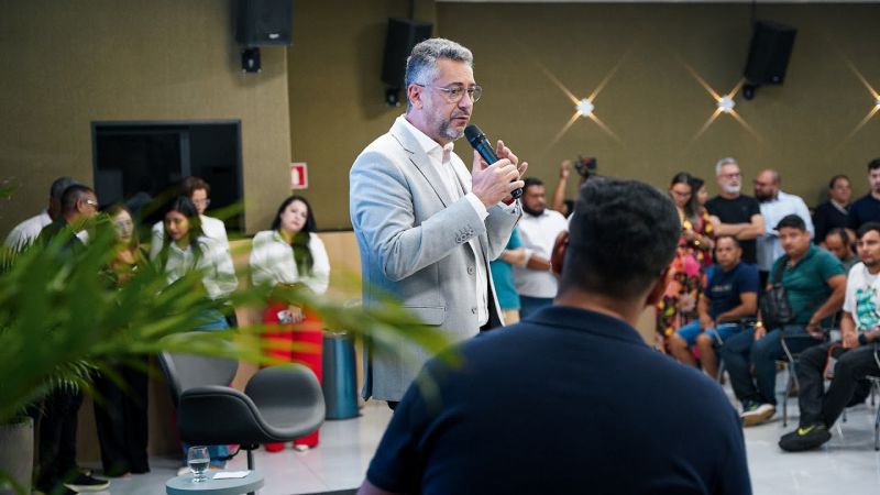 Governador Clécio Luís, apresentou o balanço das festas de réveillion na sede da Fecomércio/AP. <div class='credito_fotos'>Foto: Lidiane Lima/GEA   |   <a href='/midias/2025/originais/up_ag_27565_e1fbd7e3-6136-4c38-98bc-a2c88c9d4304.jpg' download><i class='fa-solid fa-download'></i> Download</a></div>
