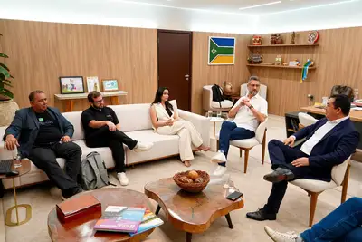 galeria: Reunião com Lindomar Goés Presidente da ABSTARTUPS Graciete CEO da E3 Investimento Jair Júnior CEO do HUB Conecta