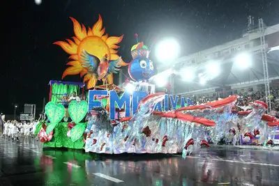 galeria: Carnaval 2025: Embaixada de Samba Cidade de Macapá abre 1ª noite de desfiles exaltando as tradicionais feiras populares