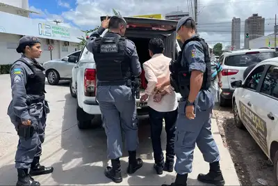 notícia: Homem é preso suspeito de cobrar dinheiro por cirurgias gratuitas do SUS, em Macapá