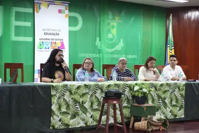 Durante o encontro, foi realizada uma mesa redonda sobre valorização profissional