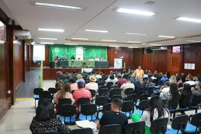 Representantes da Educação discutiram a realidade da formação e remuneração dos profissionais do magistério