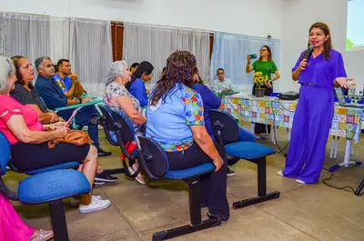 Foto: Maksuel Martins/GEA Secretária de Estado da Educação, Sandra Casimiro, durante escuta pública no Centro Raimundo Nonato