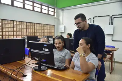 notícia: Governo do Amapá abre inscrições para contratação de 165 professores horistas em Macapá e Santana