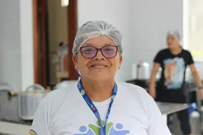 notícia: ‘A escola está linda e ganhamos tudo novo’, diz merendeira após Governo do Amapá reinaugurar Escola Munguba do Jari, no Sul do Amapá