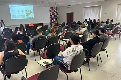 notícia: Governo do Amapá qualifica dentistas da Atenção Básica de Macapá para combate à cárie com técnicas modernas 