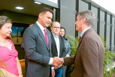 notícia: Embaixador da Itália é recebido no Palácio do Setentrião para estreitar relações institucionais e comerciais com o Amapá