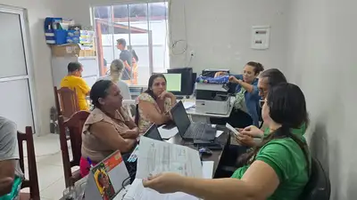 notícia: Governos do Amapá e Federal promovem mutirão de atendimento para mais de 200 agricultores em Macapá 