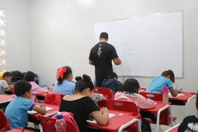 notícia: Escola Estadual Nelita Rocha Brito inicia ano letivo para 675 alunos após melhoria na estrutura pelo Governo do Amapá