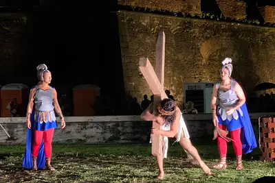 notícia: Saiba o que abre e fecha durante os feriados da Sexta-feira da Paixão e Tiradentes