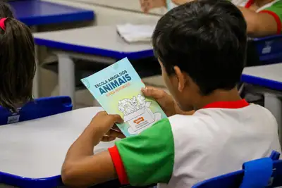 notícia: ‘Escola Amiga dos Animais’ leva orientações sobre cuidados com pets para alunos da rede de ensino estadual do Amapá