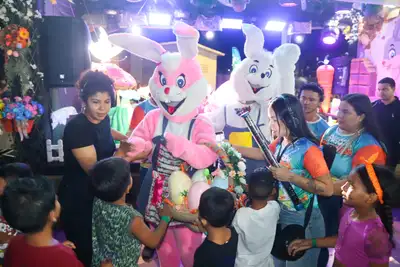 notícia: Carreta dos Coelhos da ‘Páscoa Encantada' chega ao Residencial Miracema e encanta cerca de 1,4 mil crianças