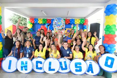 notícia: FOTOS: Mais Sorriso Azul faz mais de 400 procedimentos e 120 consultas odontológicas em crianças autistas de Santana