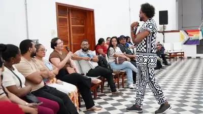 notícia: Governo do Amapá promove formação para aprimorar atendimento à população LGBTQIA+ em Macapá