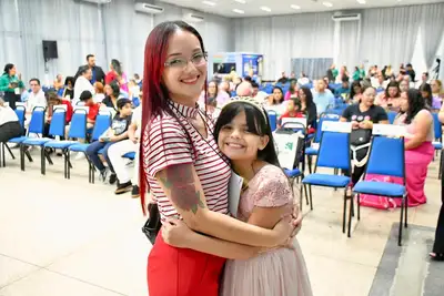 notícia: 'Hoje minha filha está curada', diz mãe durante fórum 'Desafios do Câncer' apoiado pelo Governo do Amapá