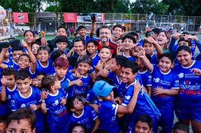 notícia: ‘Passaporte para a vitória na vida’, celebra governador Clécio Luís no relançamento de projeto de futebol para 6 mil crianças do Amapá
