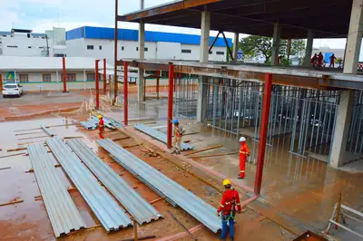 notícia: Novo HE: Governo do Estado avança na estruturação do terceiro pavimento do prédio principal, em Macapá