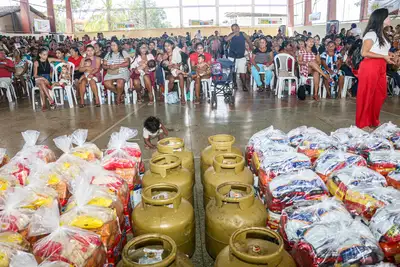 notícia: 'Amapá sem Fome': Governo do Estado atende 964 famílias com kits de alimentos na Zona Norte de Macapá