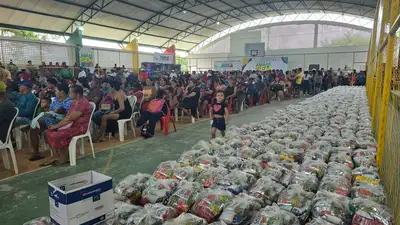notícia: Mutirão do Governo do Amapá atende 300 agricultores afetados pela praga da mandioca com crédito rural kits de alimentos