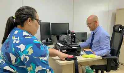 notícia: Com articulação do Governo do Amapá, missão para emitir vistos franceses é realizada pela primeira vez em Oiapoque