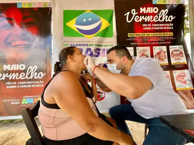 notícia: Maio Vermelho: Governo do Estado realiza blitz educativa sobre tratamento e prevenção do câncer de boca