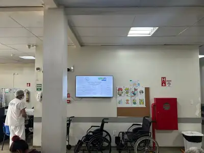 notícia: Transparência: telões com escala médica chegam a hospitais geridos pela Fundação de Saúde Amapaense para garantir atendimento mais humano