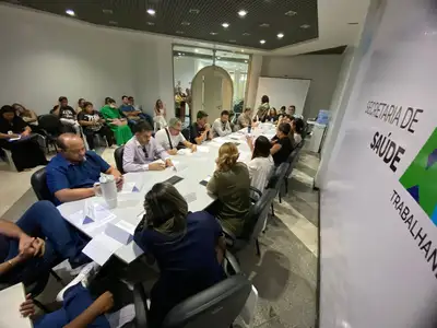 notícia: Mesa-SUS: representantes sindicais aprovam proposta de reajuste salarial da saúde proposta pelo governador Clécio Luís