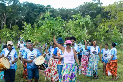 notícia: Tambores ecoam para saudar o Cortejo da Murta durante o Ciclo do Marabaixo 2025, com apoio do Governo do Amapá