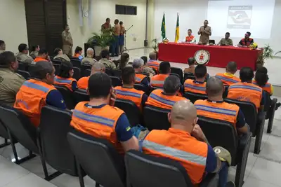 notícia: Governo do Estado prepara Defesa Civil para utilizar sistema que emite alerta antecipado de desastres naturais à população 