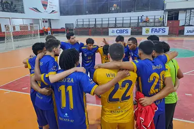notícia: Acadêmicos da Ueap avançam às quartas de final da Série Prata do Campeonato Estadual de Futsal 2025