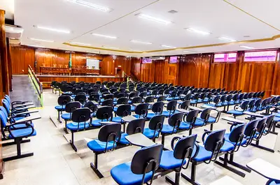 notícia: Estudantes de Direito da Ueap promovem sessão simulado do Supremo Tribunal Federal