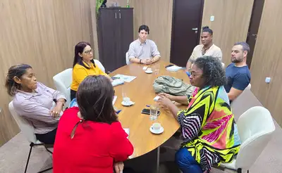 notícia: Governo do Amapá integra grupo de trabalho para realização do 13º Congresso Estadual das Parteiras Tradicionais 