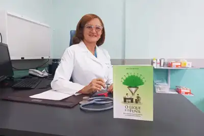 notícia: Médica do Hospital Alberto Lima lança livro sobre escuta ativa ao paciente para precisão no diagnóstico de doenças