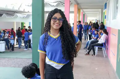 notícia: ‘É importante que a gente esteja num ambiente bom’, diz aluna da Escola Ruth Bezerra sobre obra realizada pelo Governo do Amapá