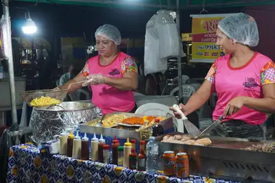 notícia: Empreendedores populares e artesãos movimentam mais de R$ 300 mil na primeira noite do Arraiá do Povo 2025, em Macapá